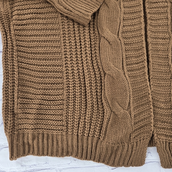 Cable Knit Extra Large Brown Cardigan - Picture 2 of 6